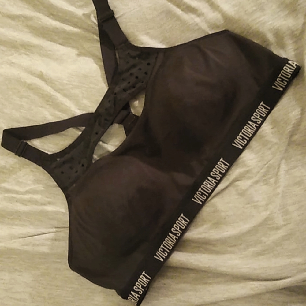 VICTORIA SPORT Black Sports Bra